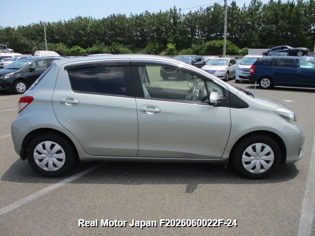 2012 TOYOTA VITZ thumbnail 4
