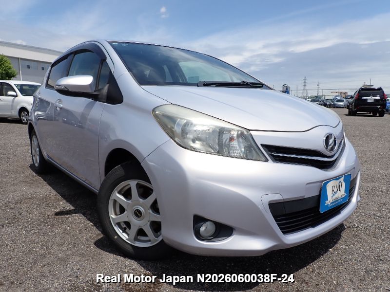 2013 TOYOTA VITZ thumbnail 2