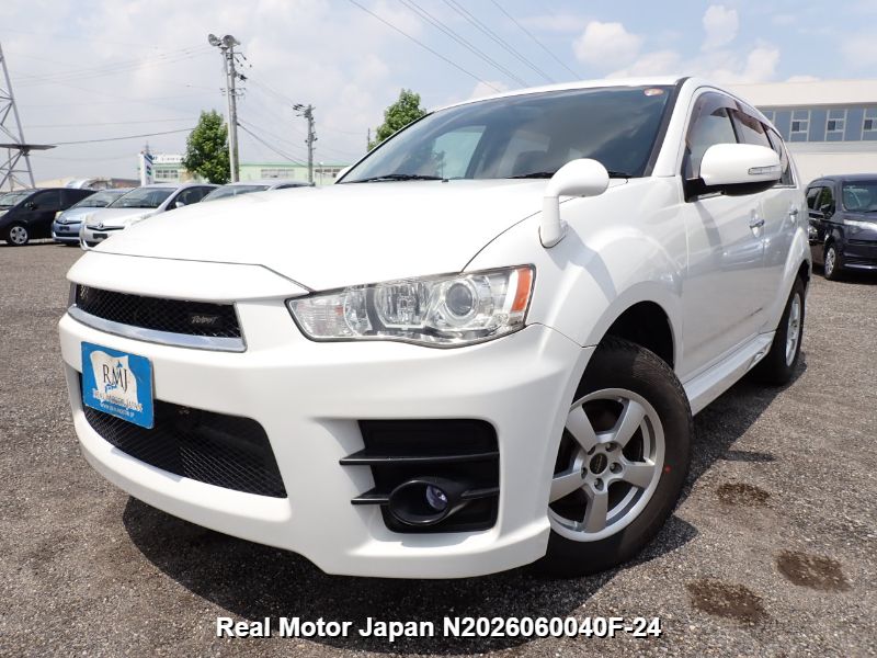 2011 MITSUBISHI OUTLANDER – view 1