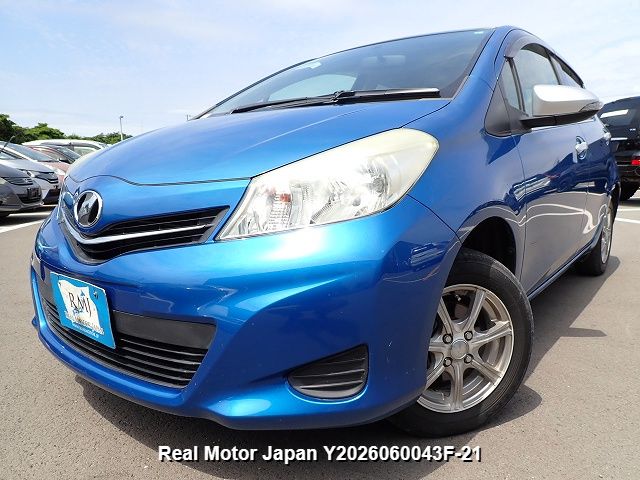2011 TOYOTA VITZ – view 1