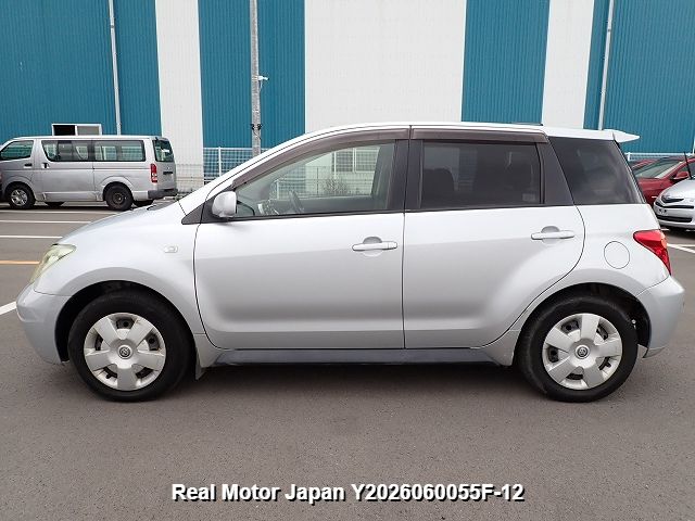 2005 TOYOTA IST thumbnail 3