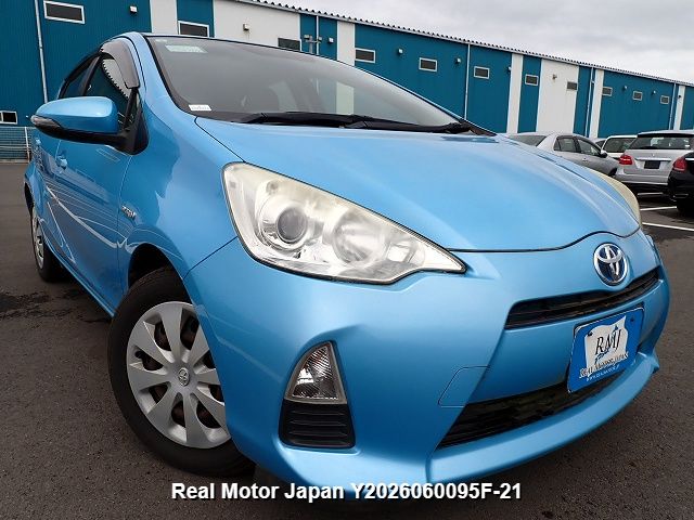 2013 TOYOTA AQUA thumbnail 2