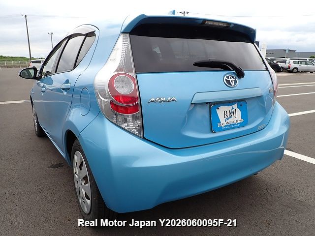 2013 TOYOTA AQUA thumbnail 3