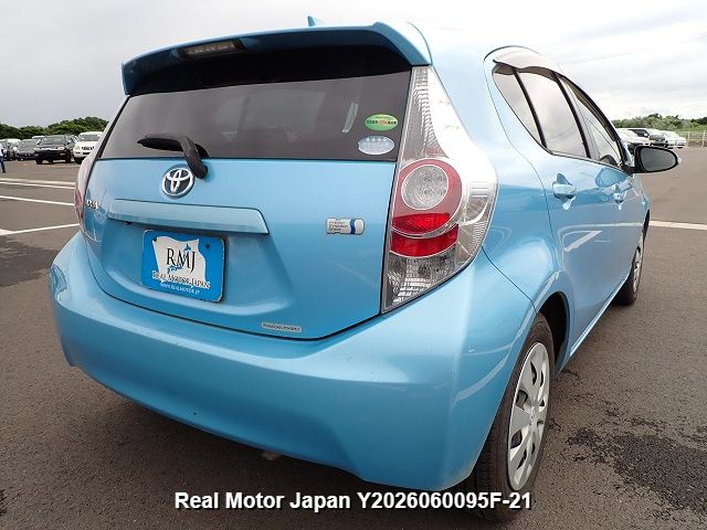 2013 TOYOTA AQUA thumbnail 4