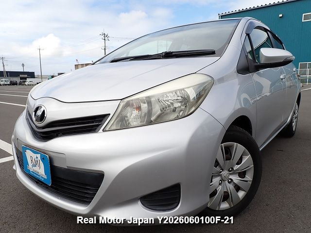 2013 TOYOTA VITZ – view 1