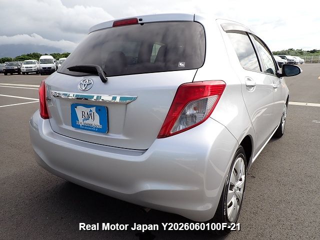 2013 TOYOTA VITZ thumbnail 4
