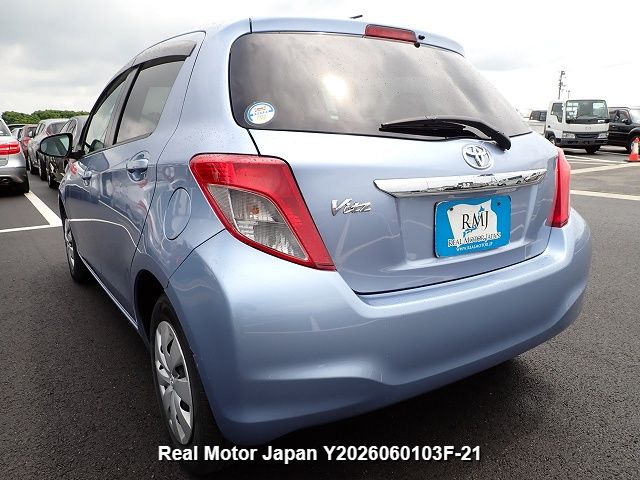 2011 TOYOTA VITZ thumbnail 3