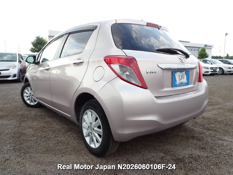 2011 TOYOTA VITZ thumbnail 3