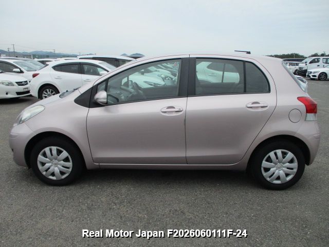 2010 TOYOTA VITZ thumbnail 3