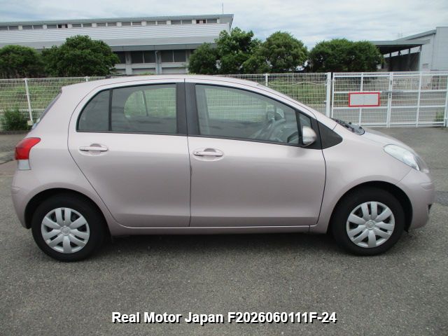 2010 TOYOTA VITZ thumbnail 4
