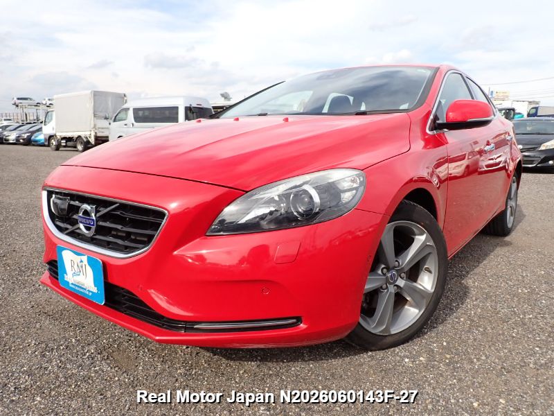 2013 VOLVO V40 – view 1