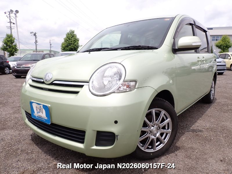 2013 TOYOTA SIENTA – view 1