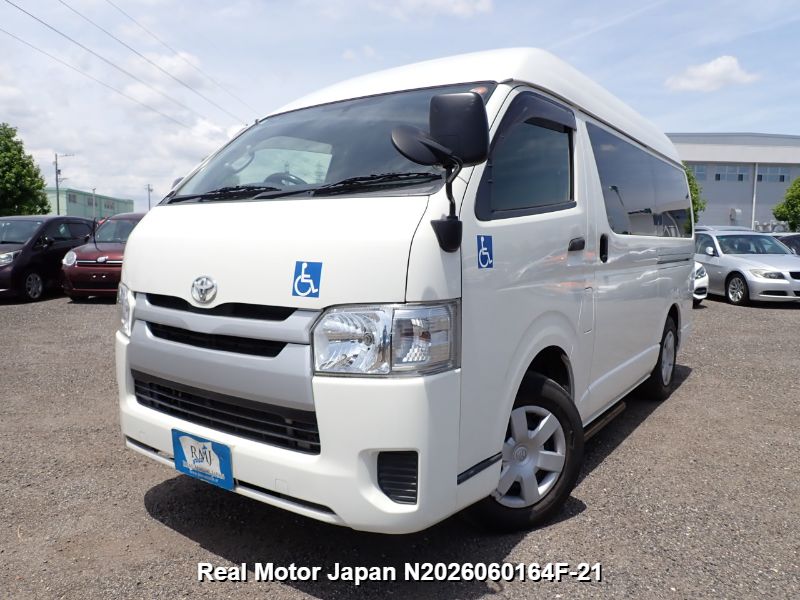 2015 TOYOTA HIACE VAN – view 1