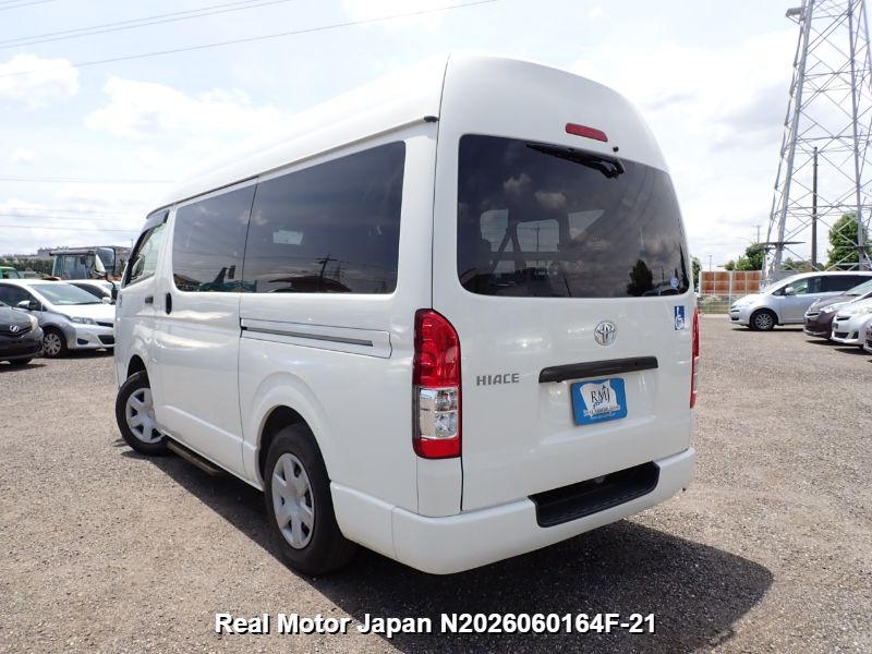 2015 TOYOTA HIACE VAN thumbnail 3