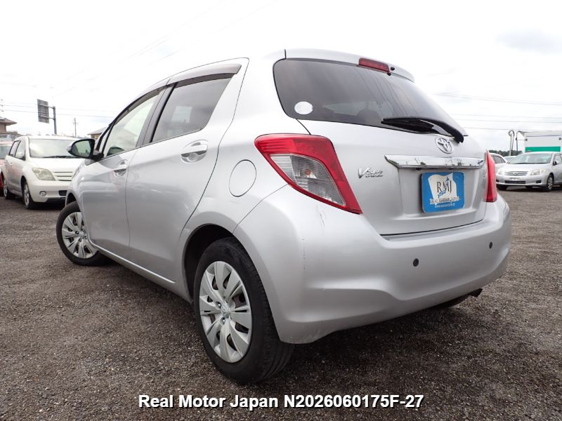 2013 TOYOTA VITZ thumbnail 3
