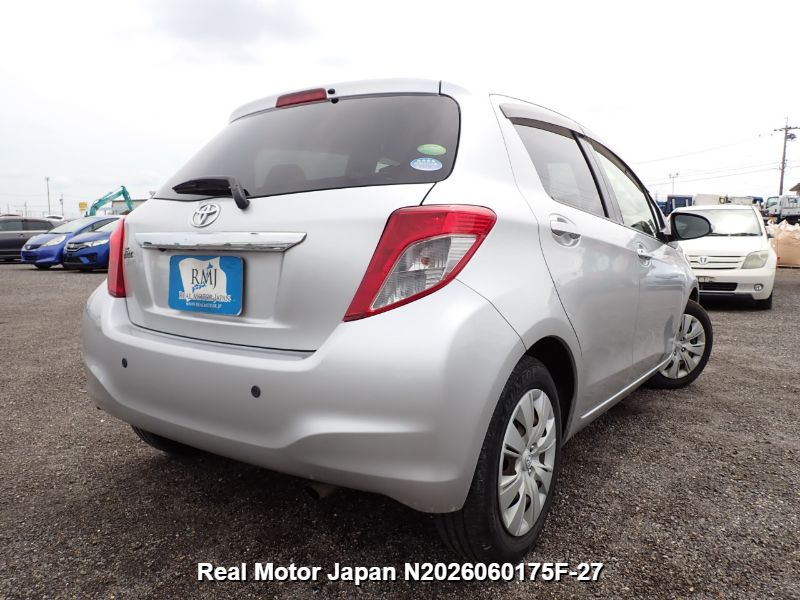 2013 TOYOTA VITZ thumbnail 4