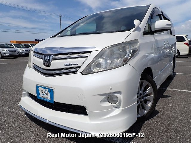 2009 TOYOTA ALPHARD – view 1