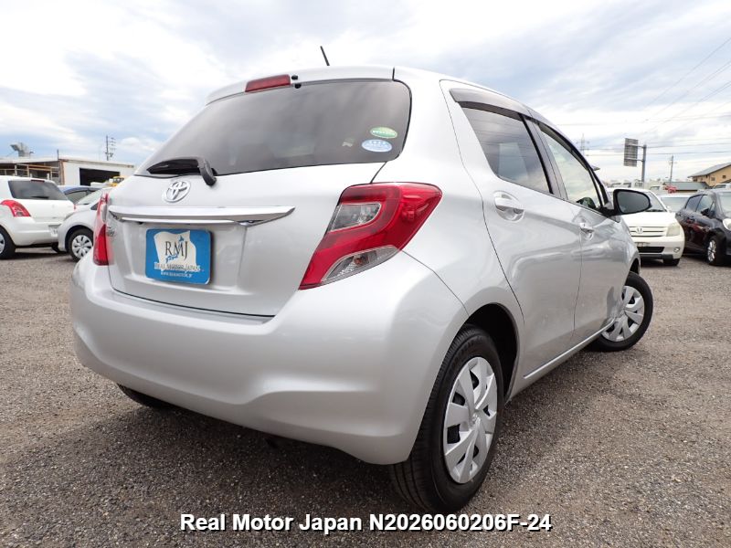 2014 TOYOTA VITZ thumbnail 4