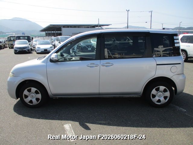 2009 TOYOTA SIENTA thumbnail 3