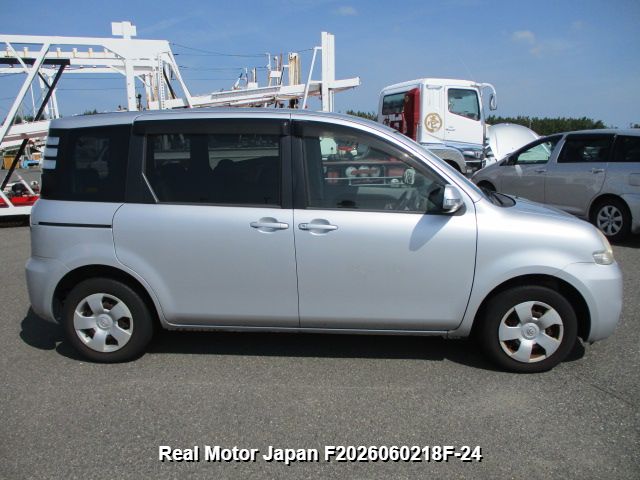 2009 TOYOTA SIENTA thumbnail 4