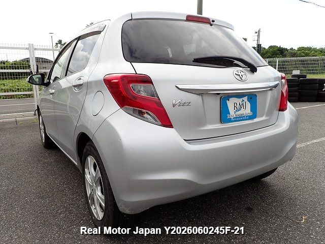 2014 TOYOTA VITZ thumbnail 3