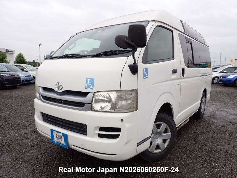 2010 TOYOTA HIACE VAN – view 1