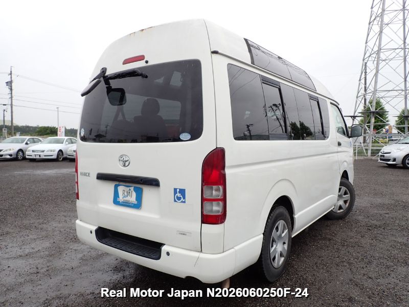 2010 TOYOTA HIACE VAN thumbnail 4
