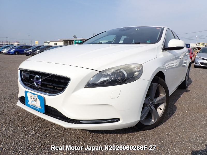 2014 VOLVO V40 – view 1