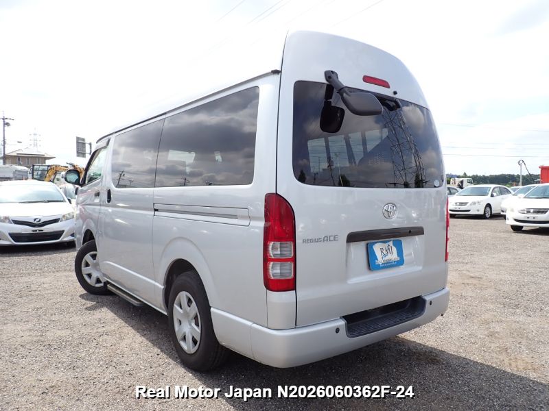 2009 TOYOTA REGIUS ACE thumbnail 3