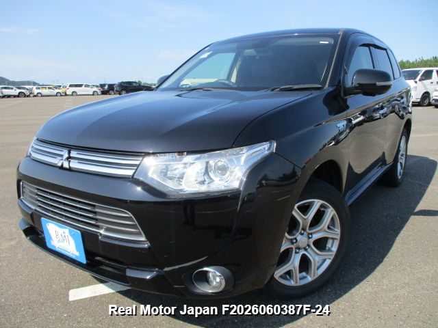 2014 MITSUBISHI OUTLANDER PHEV – view 1