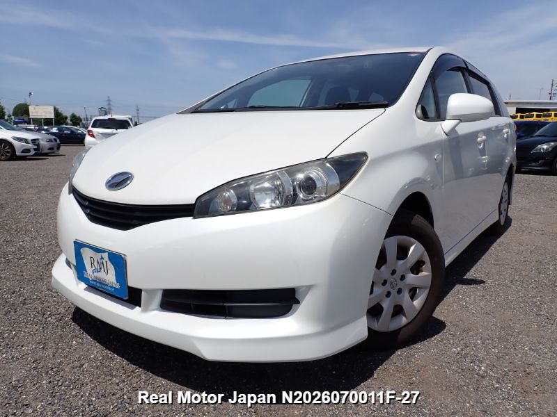 2010 TOYOTA WISH – view 1