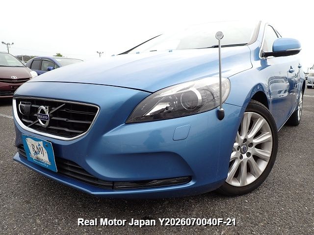 2015 VOLVO V40 – view 1