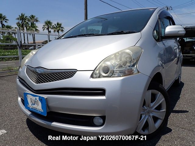 2010 TOYOTA RACTIS – view 1