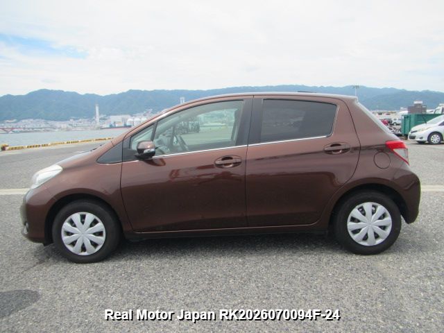 2011 TOYOTA VITZ thumbnail 3
