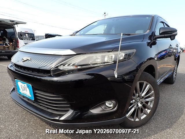 2015 TOYOTA HARRIER – view 1