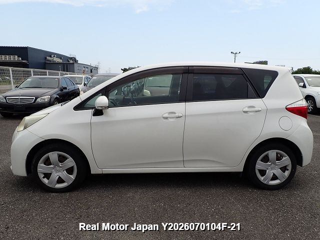 2011 TOYOTA RACTIS thumbnail 3