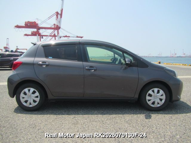 2015 TOYOTA VITZ thumbnail 4