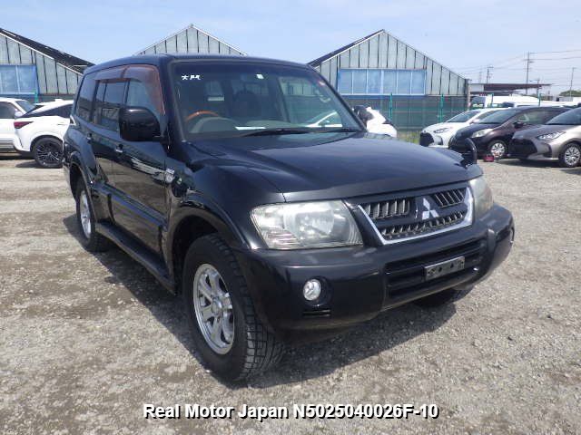 2004 MITSUBISHI PAJERO