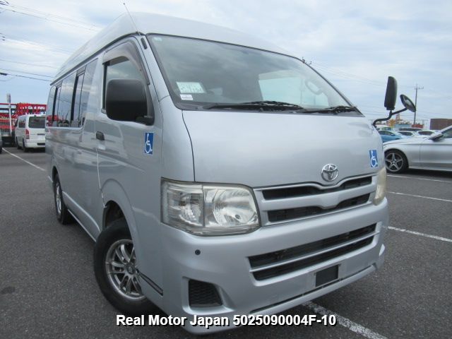 2011 TOYOTA REGIUSACE VAN