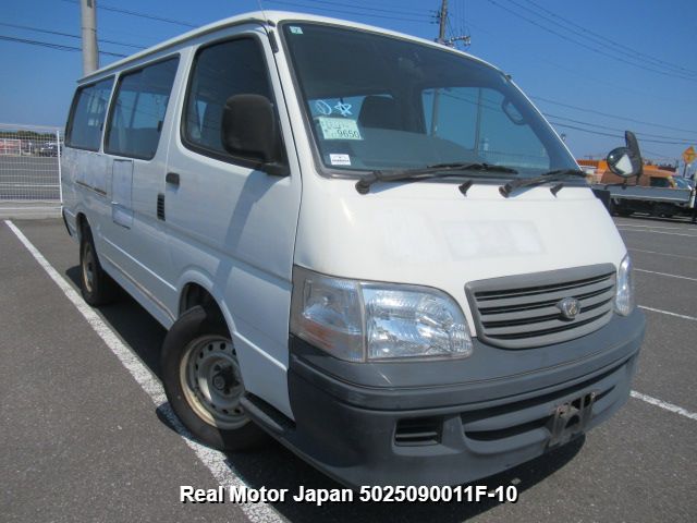 2001 TOYOTA HIACE
