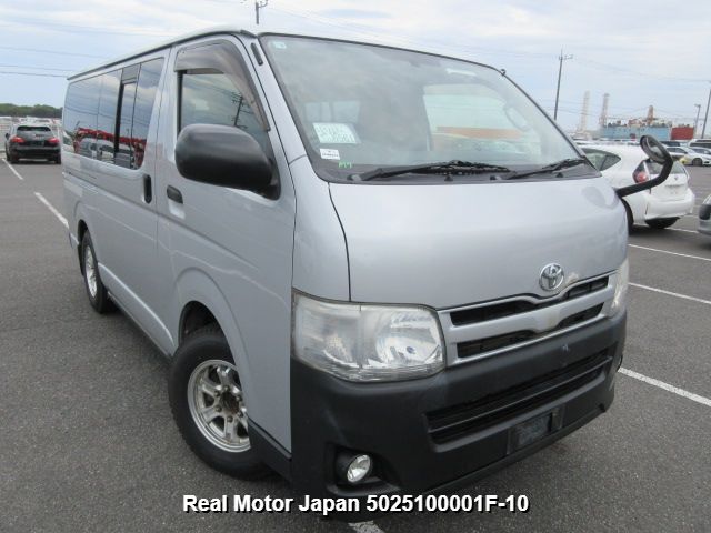 2013 TOYOTA HIACE VAN