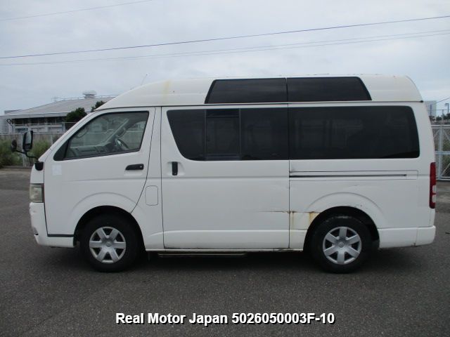 2011 TOYOTA HIACE VAN thumbnail 3