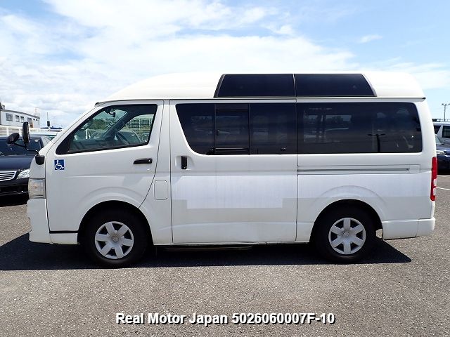 2012 TOYOTA HIACE VAN thumbnail 3