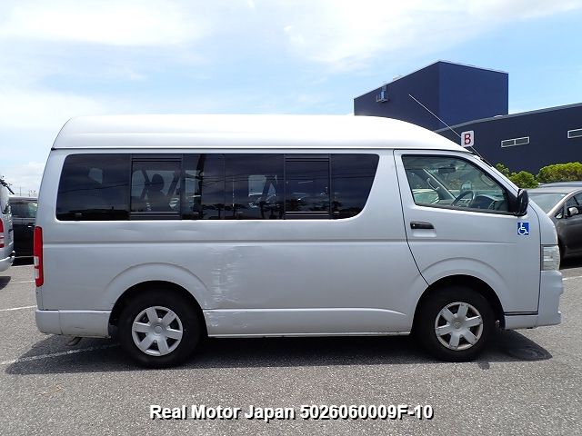 2012 TOYOTA HIACE VAN thumbnail 4