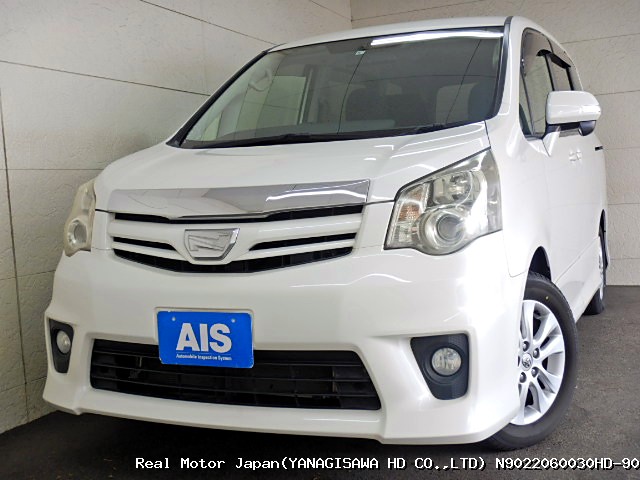 2013 TOYOTA NOAH