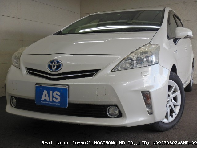 2013 TOYOTA PRIUS ALPHA