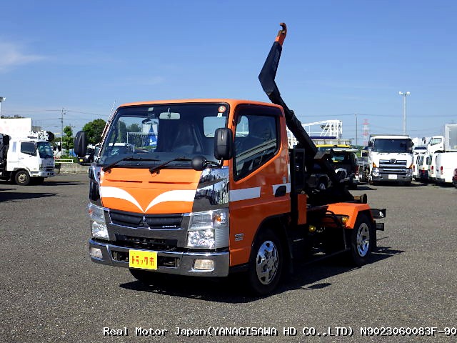 2014 MITSUBISHI CANTER