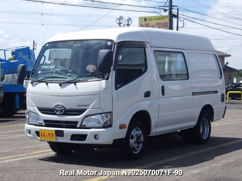 2019 TOYOTA DYNA