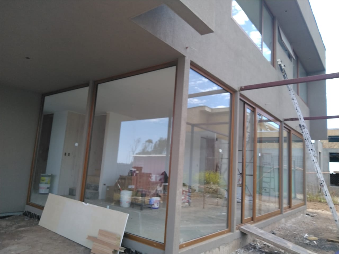 Proyecto en Mantagua con Ventanas PVC Roble Dorado