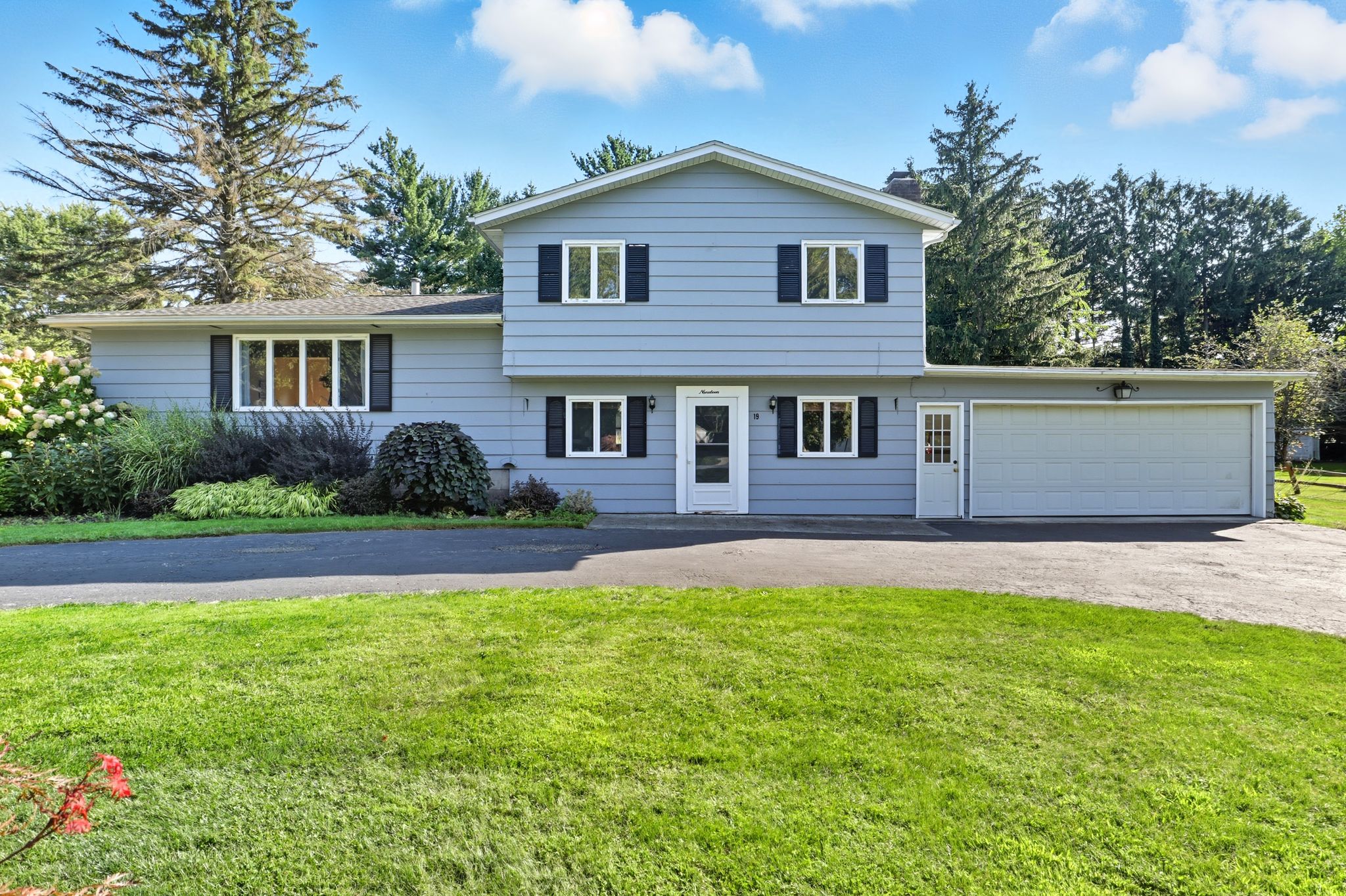 19 Robert Road, Penfield